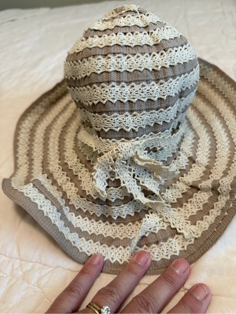 Women’s Straw Sun Hat - Beige and Tan